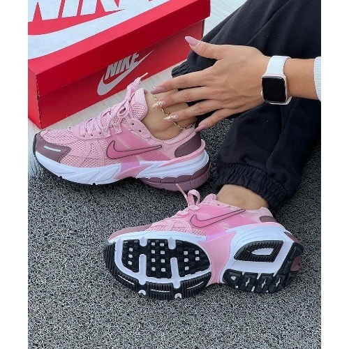 Female sneakers on konga online