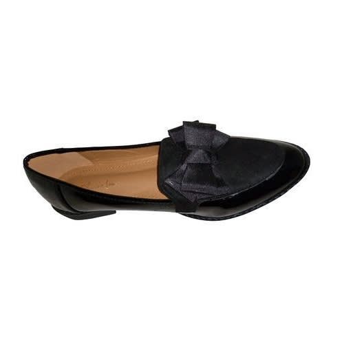 Female flat shoes hotsell