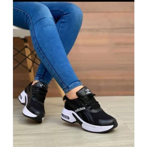 Female sneakers on konga online
