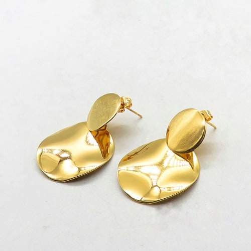 Simple Gold Earring.