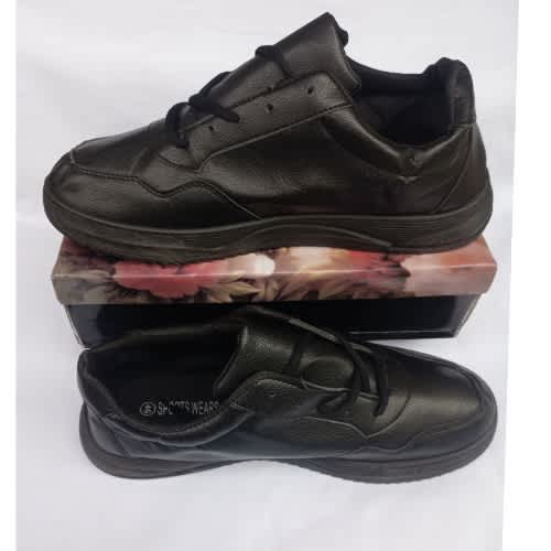 Unisex Leather Lace-up Sneakers - Black.