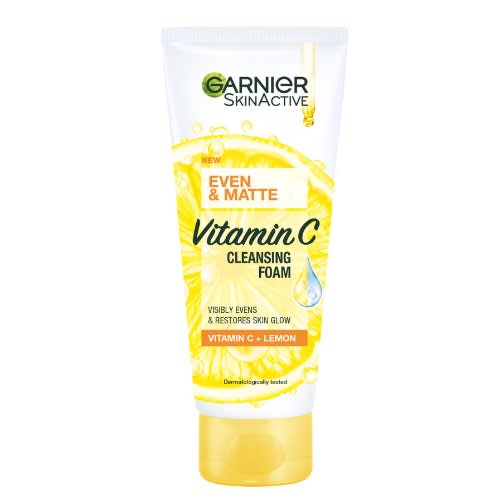 Garnier Even & Matte Vitamin C Cleansing Foam Face Wash 100ml.