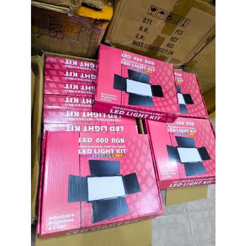 Led600 Rgb Professional Photo & Video Led Light Kit Varicolor  2battery+changer Dock+stand - View 6