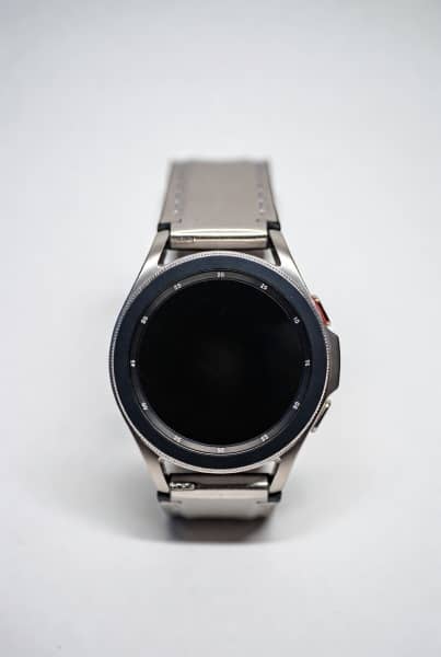 Galaxy - Watch 6 Classic - 47mm Silver - View 3