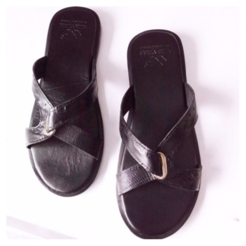 Stylish Cut black Men's Leather Slippers