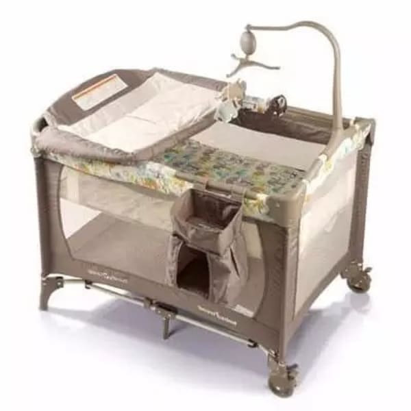 Graco petite store bassinet travel cot