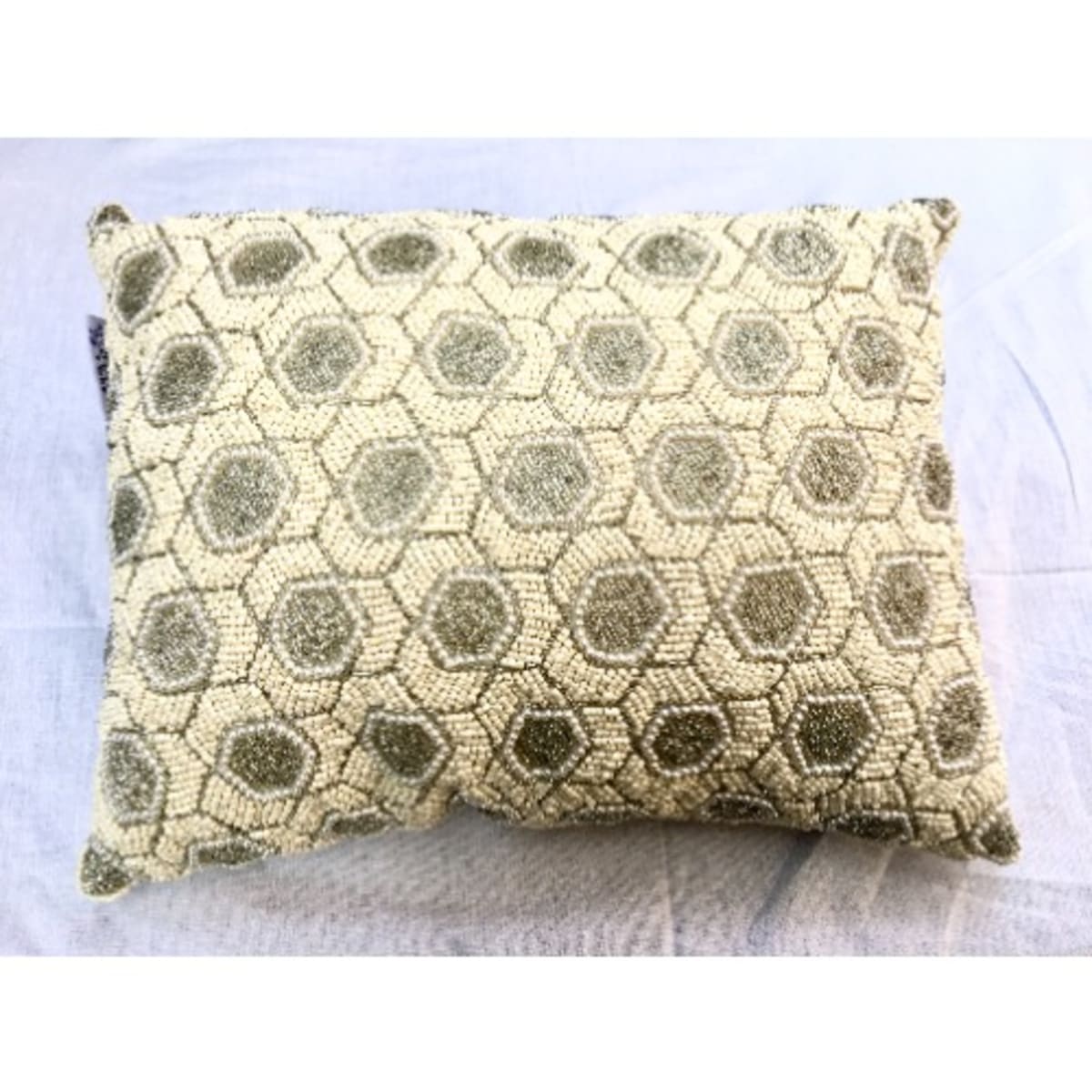 Artistic top accents pillows
