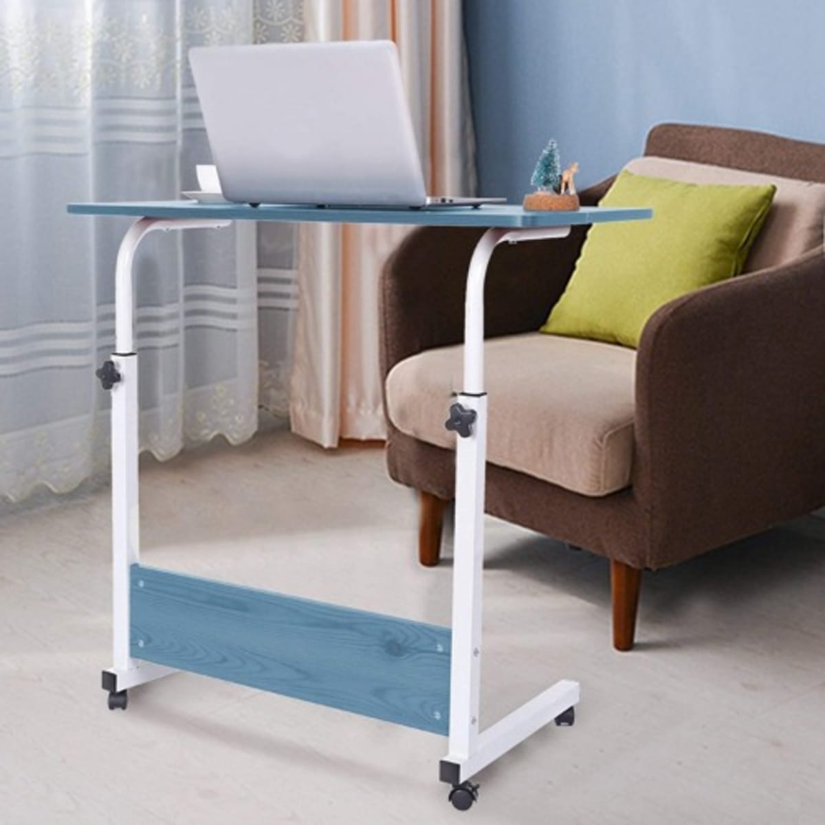 Standard laptop outlet table height
