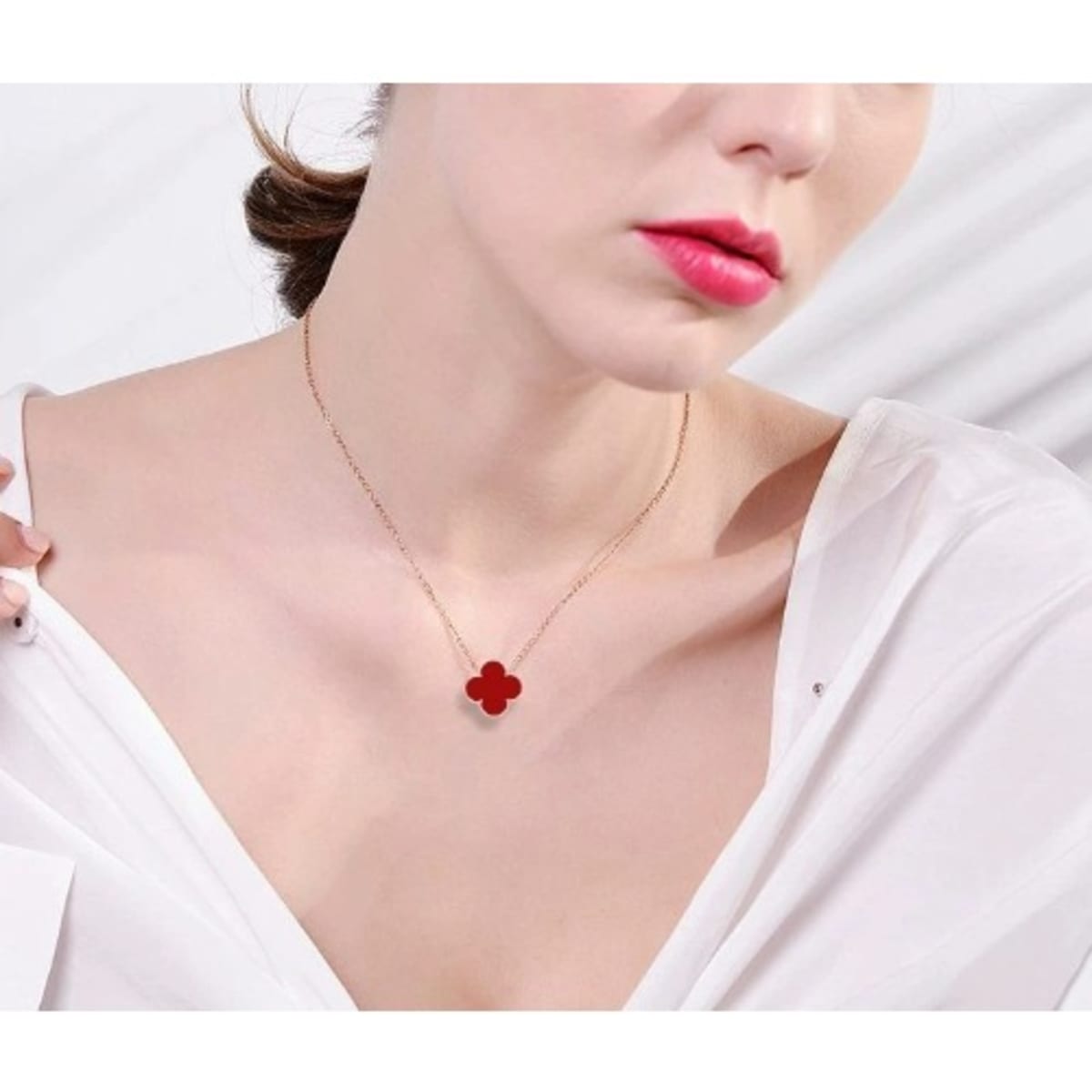 Red clover necklace store