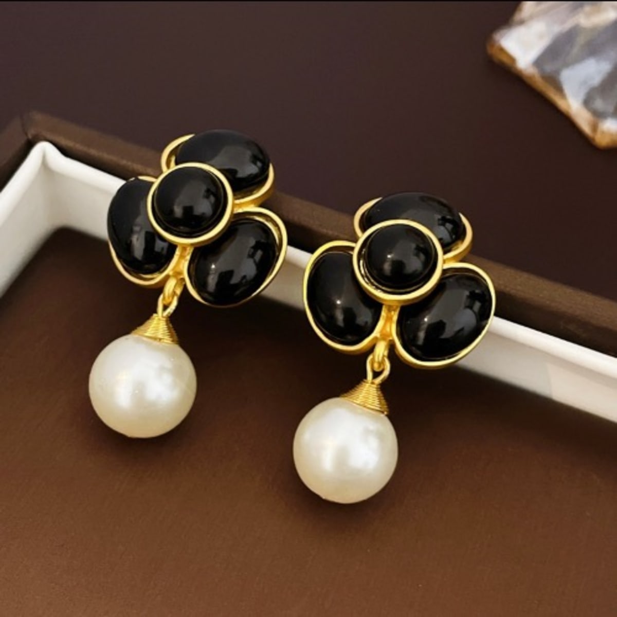 Vintage earrings online new arrivals