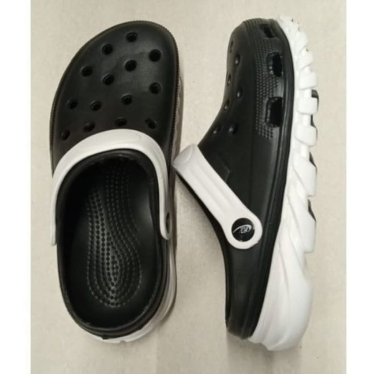 Adult clearance white crocs