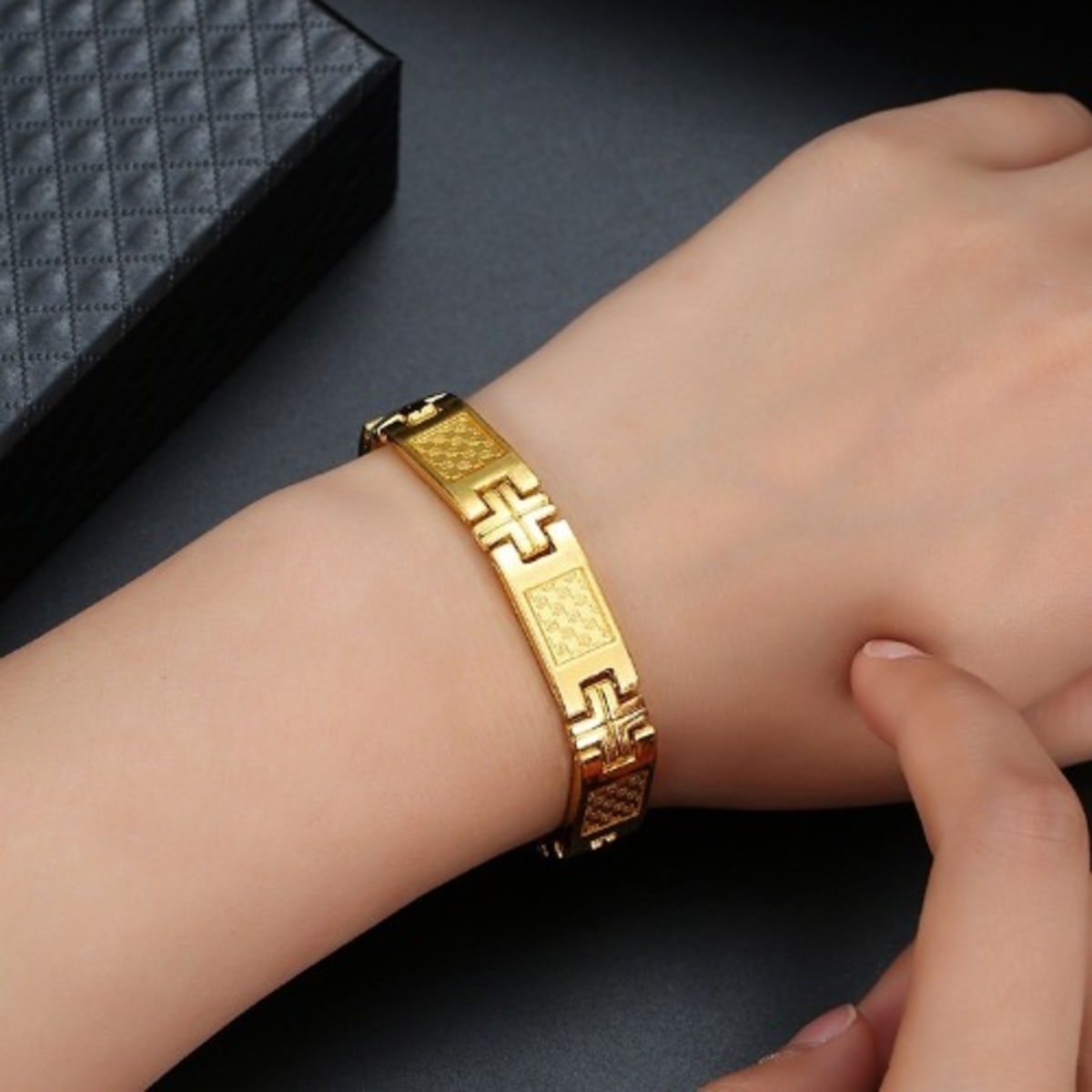 Unisex bracelets top gold