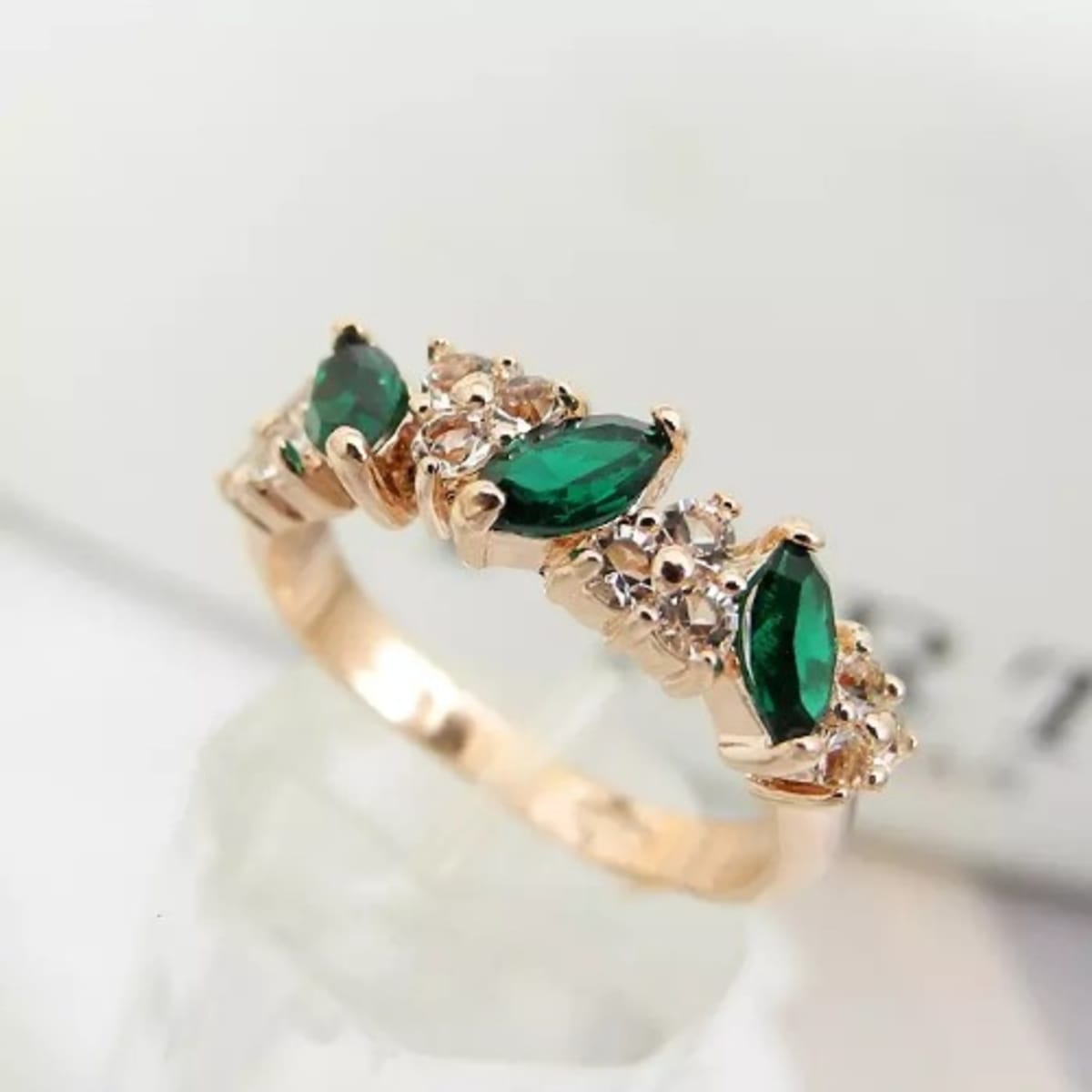 Emerald crystal ring store
