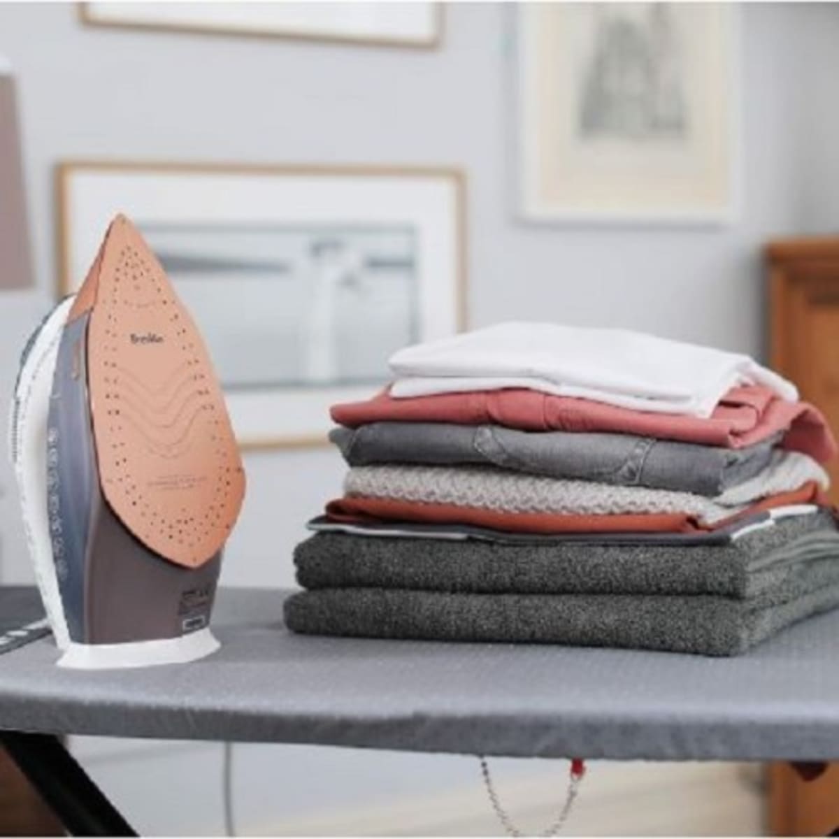 Breville Diamondxpress Steam Iron 3100 W White And Rose Gold