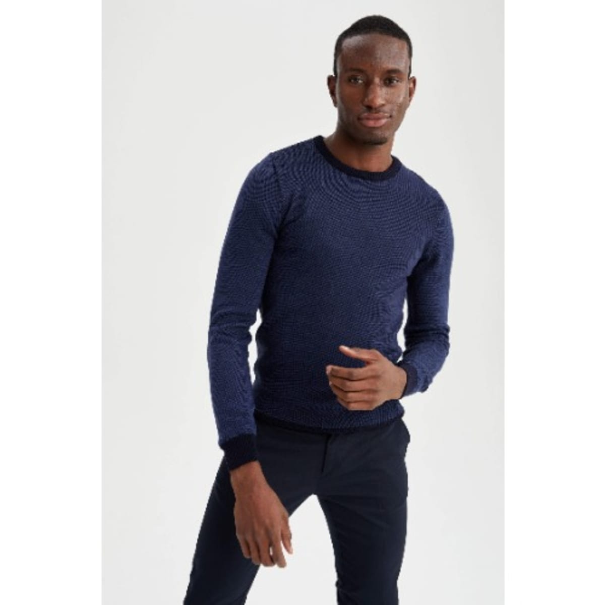 Defecto DEFACTO Slim Fit Crew Neck Patched Sleeve Detailed
