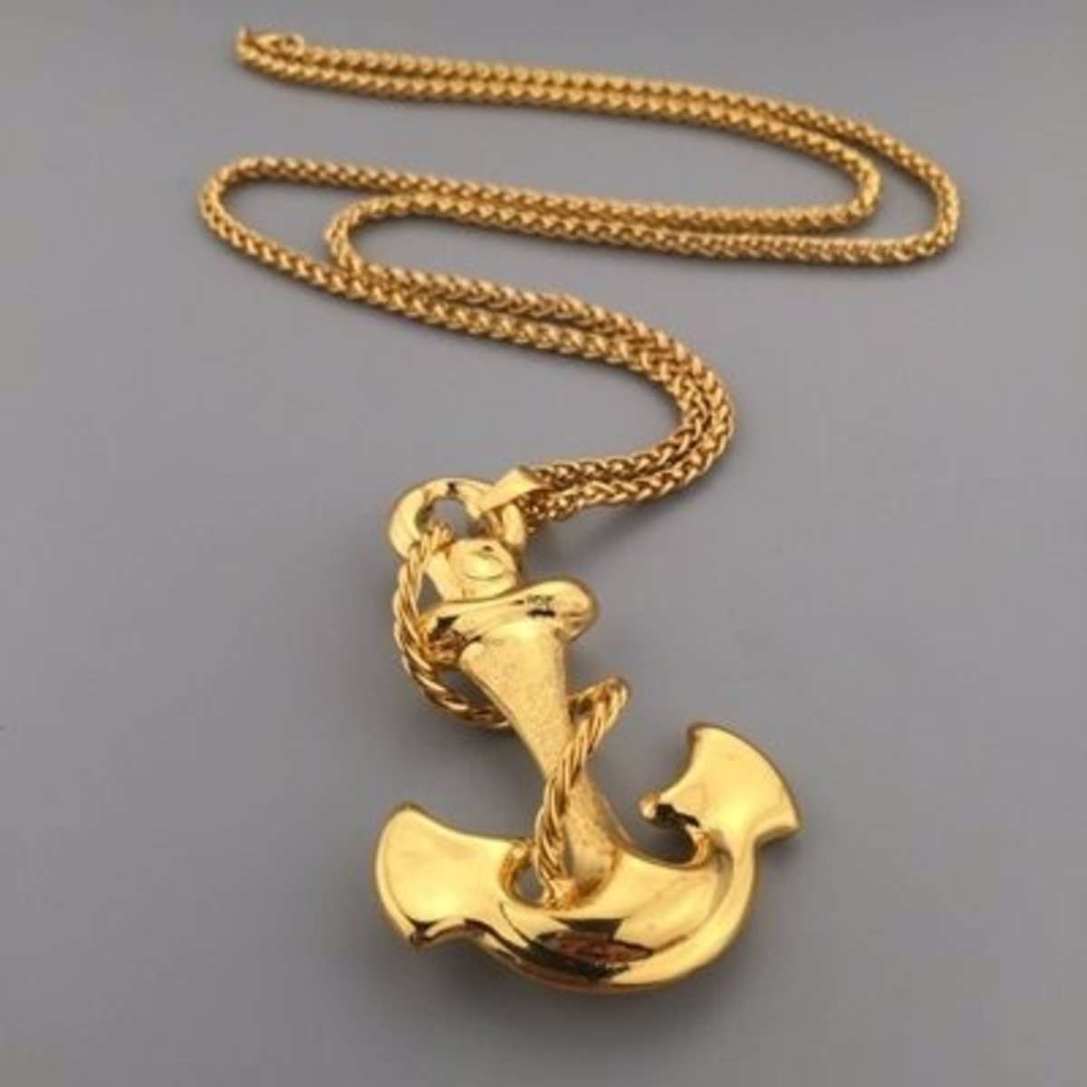 Gold anchor hot sale necklace womens