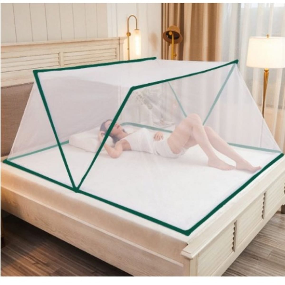 Foldable mosquito net for outlet adults