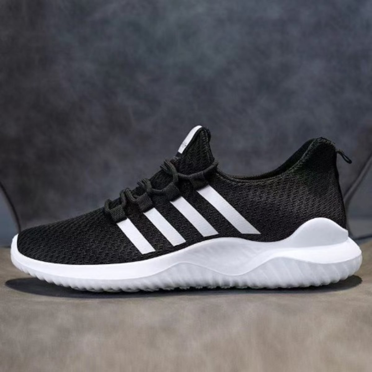 Female sneakers on konga store