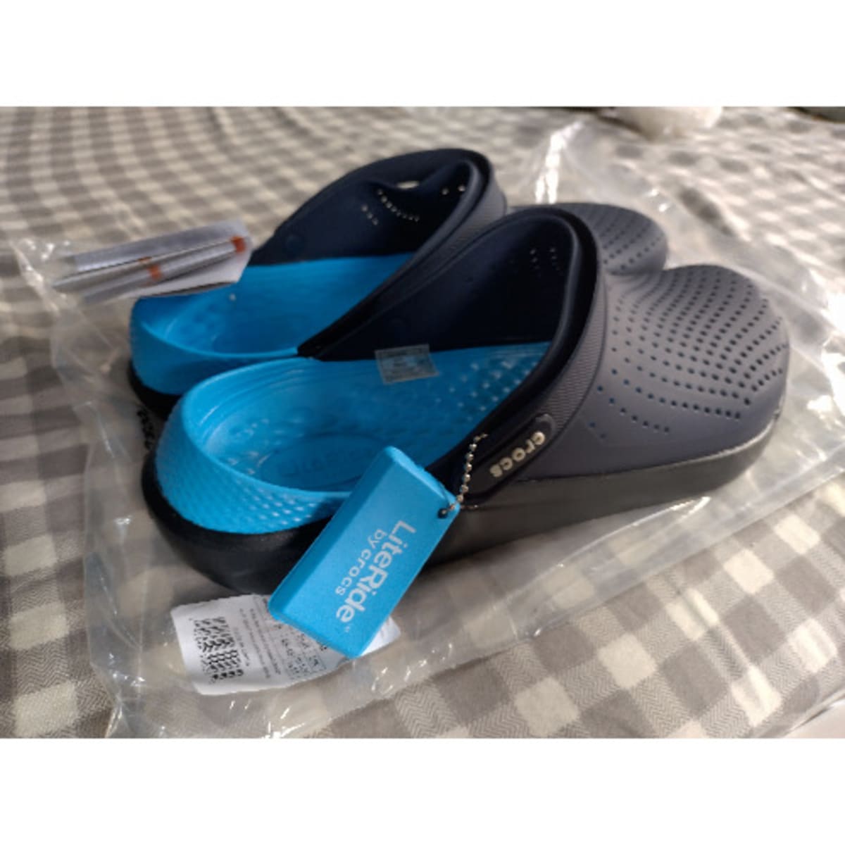 Far outlet light crocs