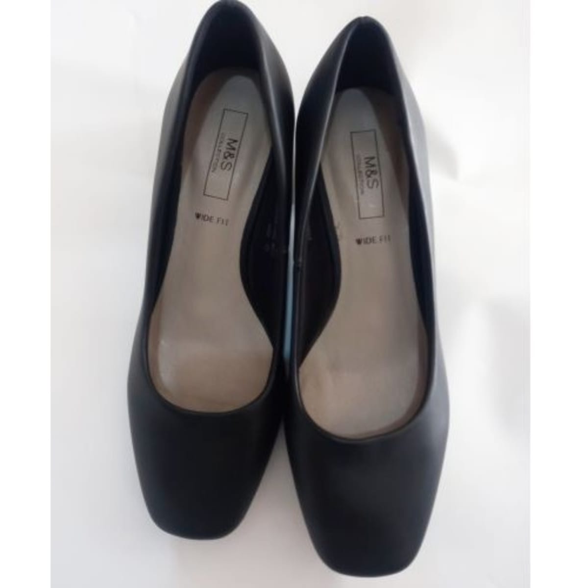 M and s sales black court shoes