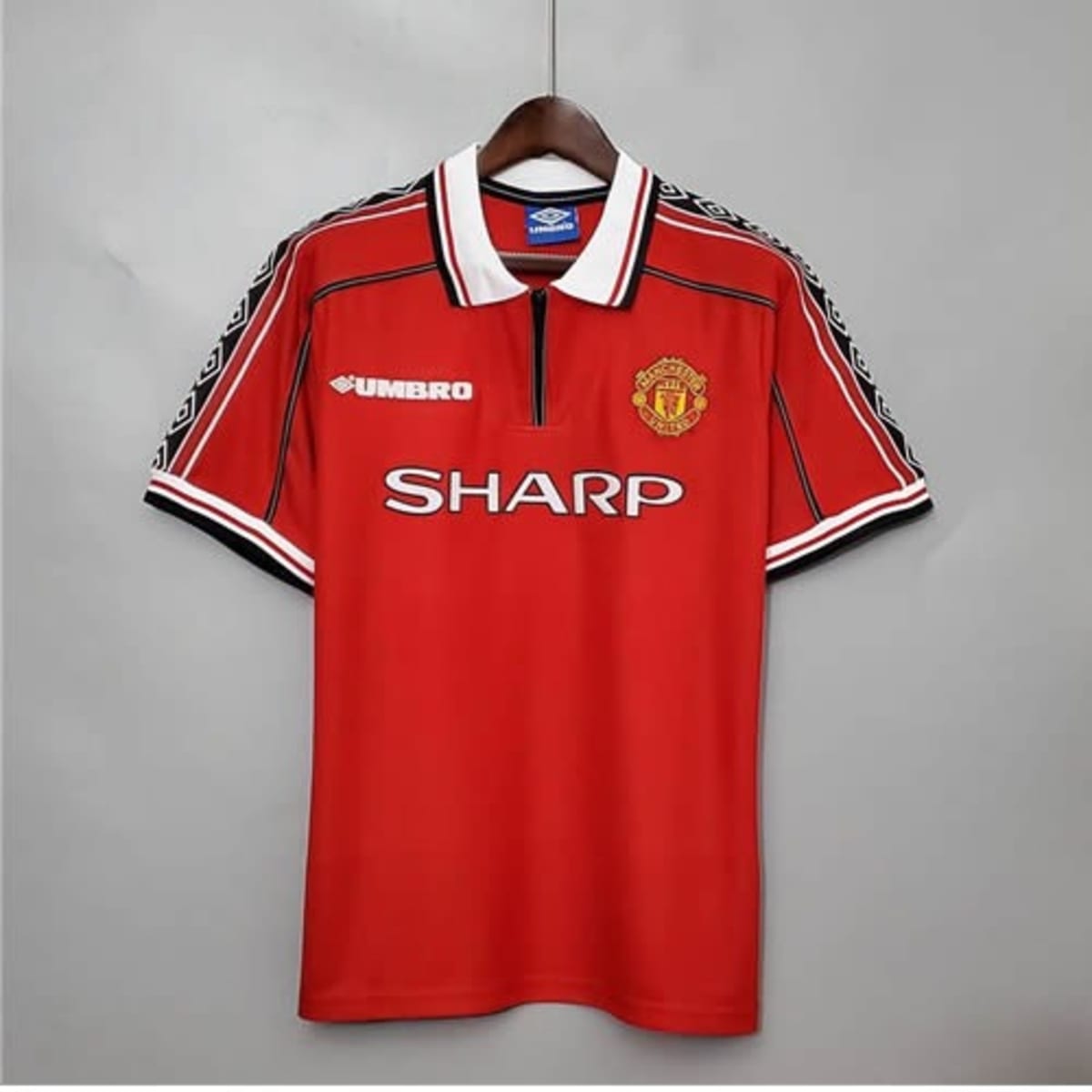 Manchester United Retro Jersey in Kubwa - Clothing, Horli Wears