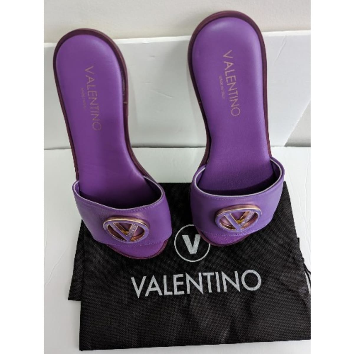 Valentino bugola leather hotsell slides