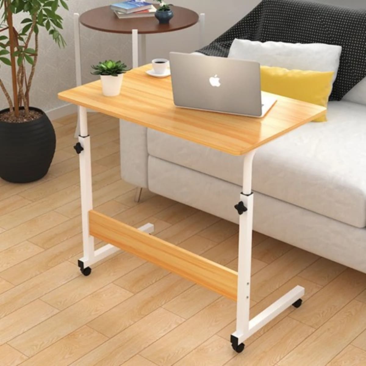 Standard laptop store table height