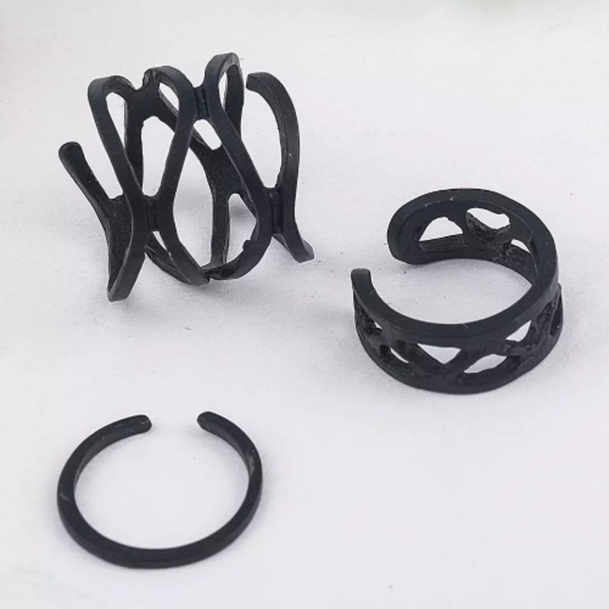 Black deals knuckle ring