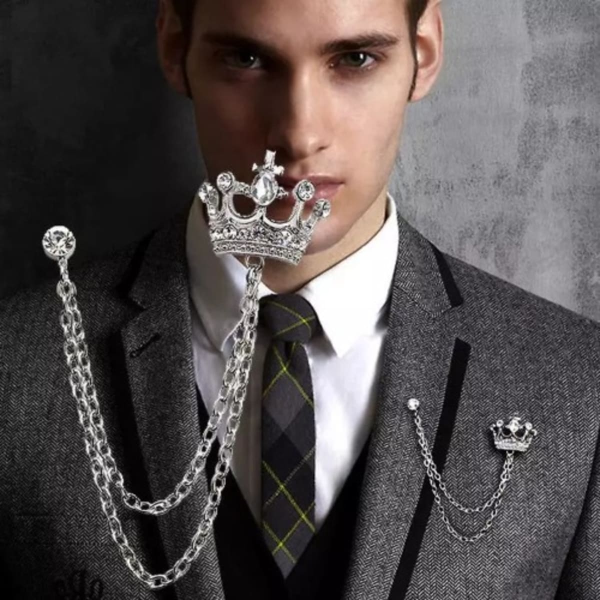 Crown brooch outlet for men
