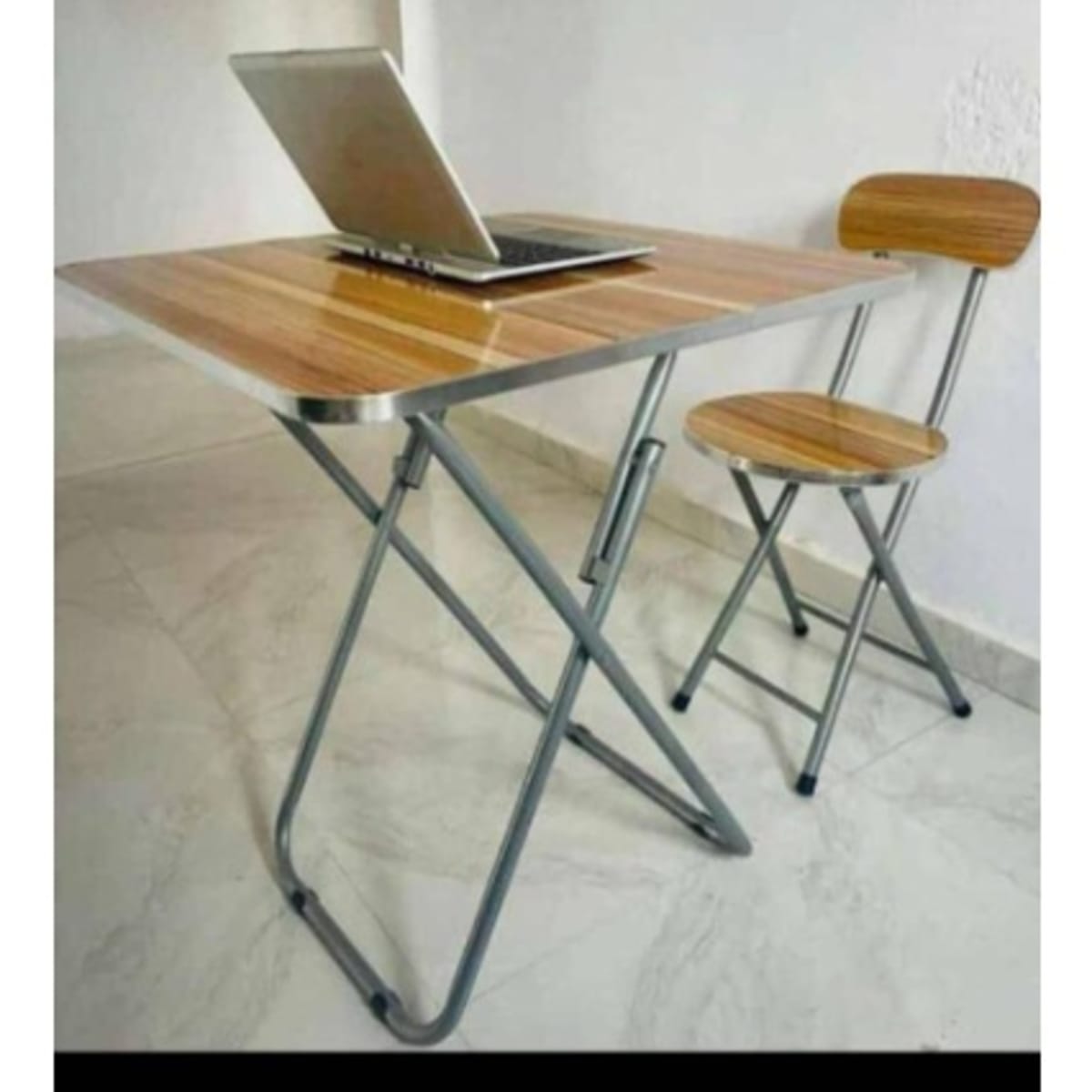 Reading table and chair konga clearance