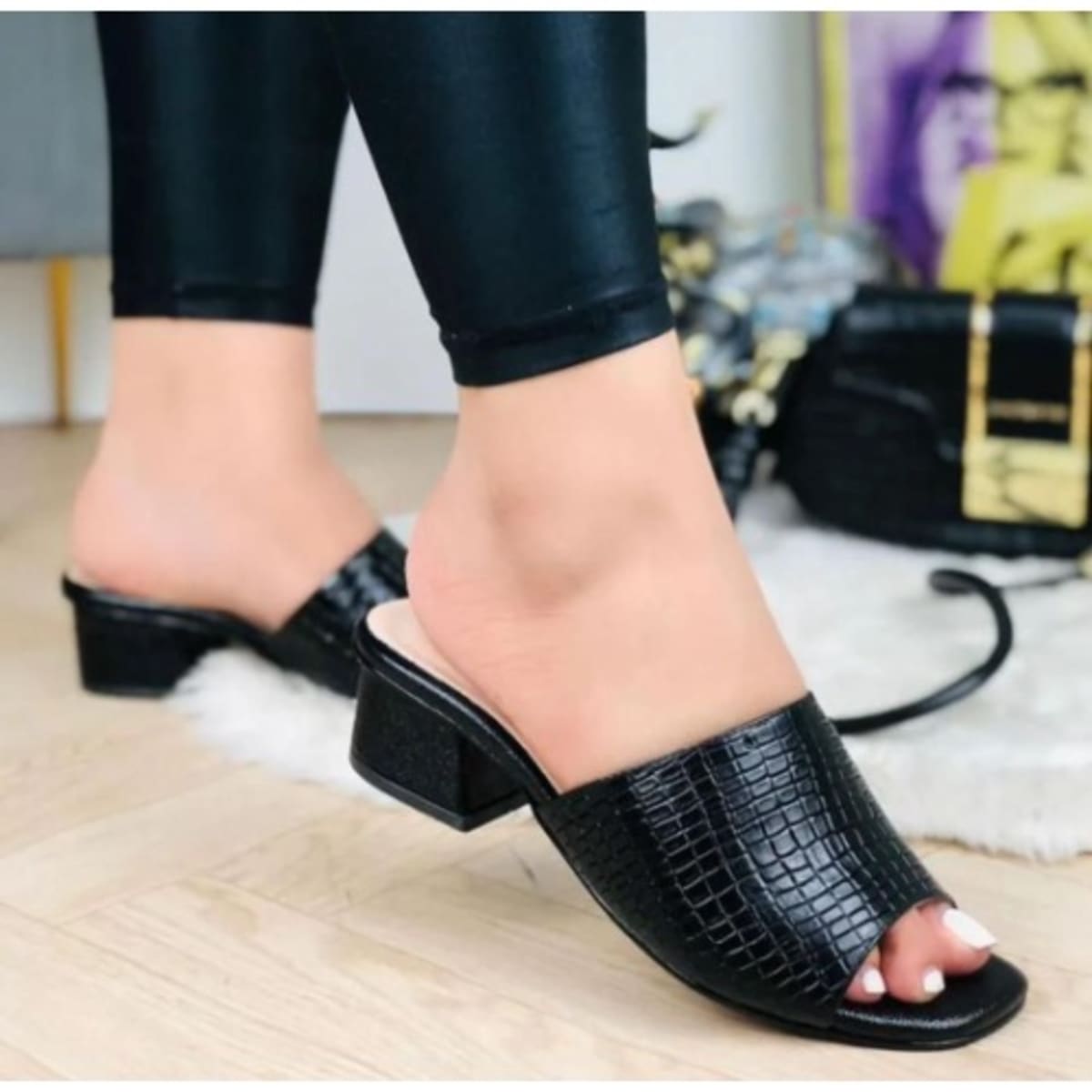 Skin Slippers Black