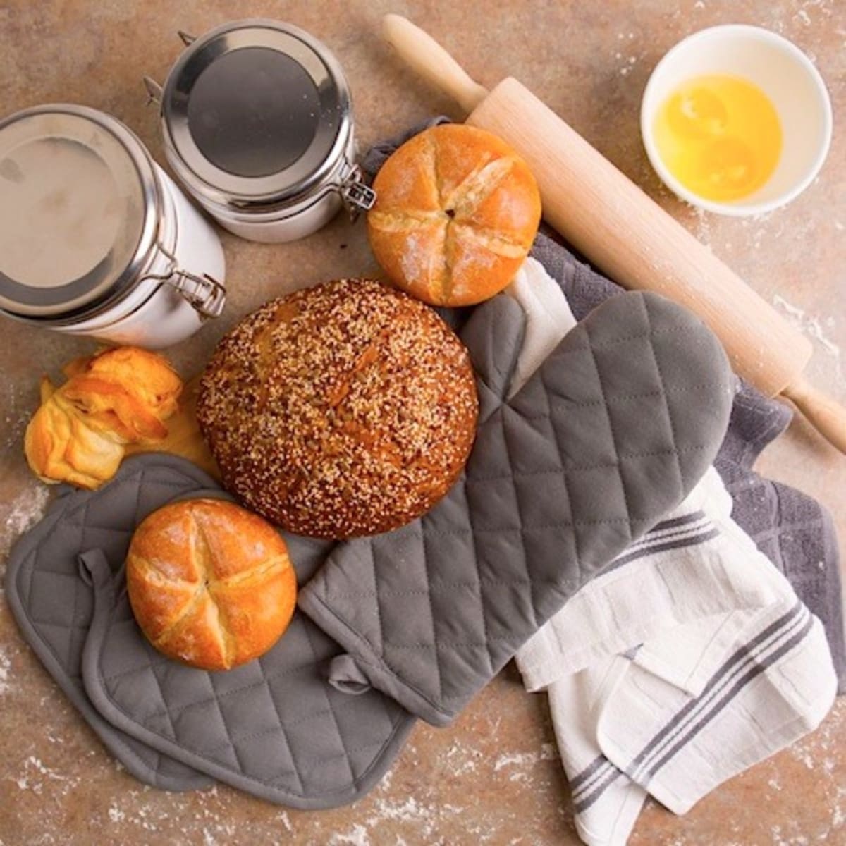 Kitchen towel and oven mitt set hotsell