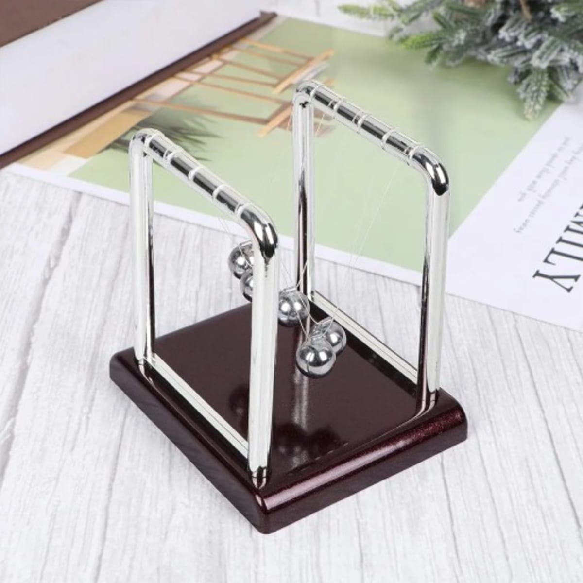 Perpetual ball pendulum outlet