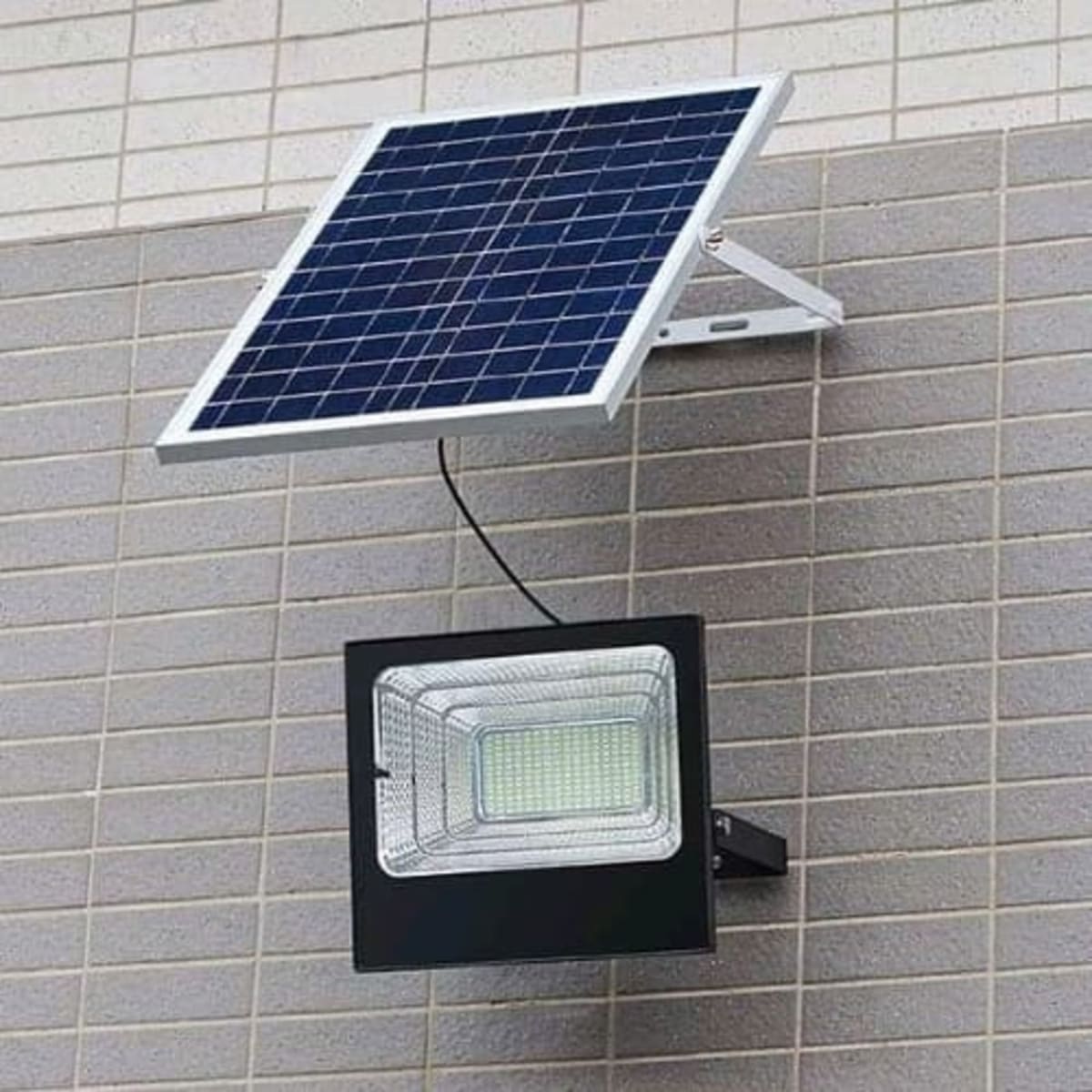 Solar on sale flood light