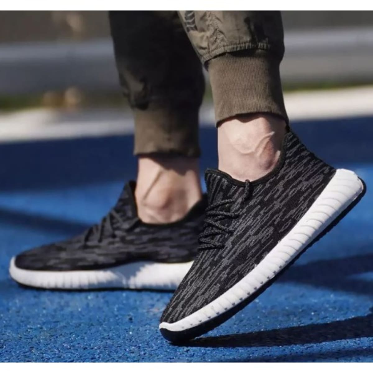 Nike top yeezy hitam