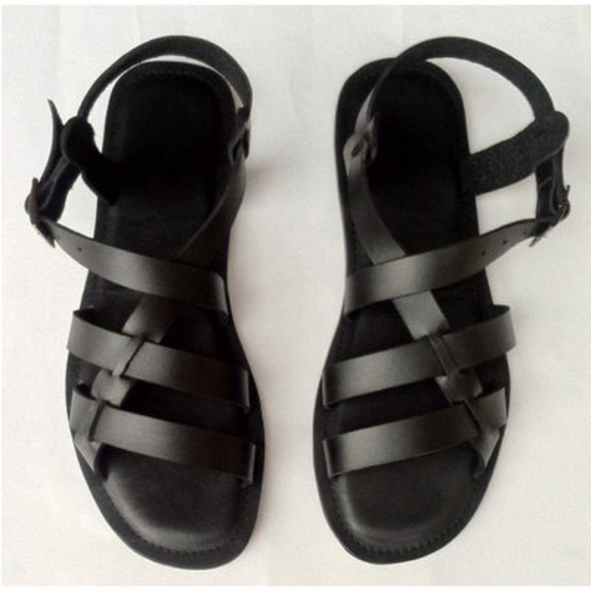 Classic leather sandals online