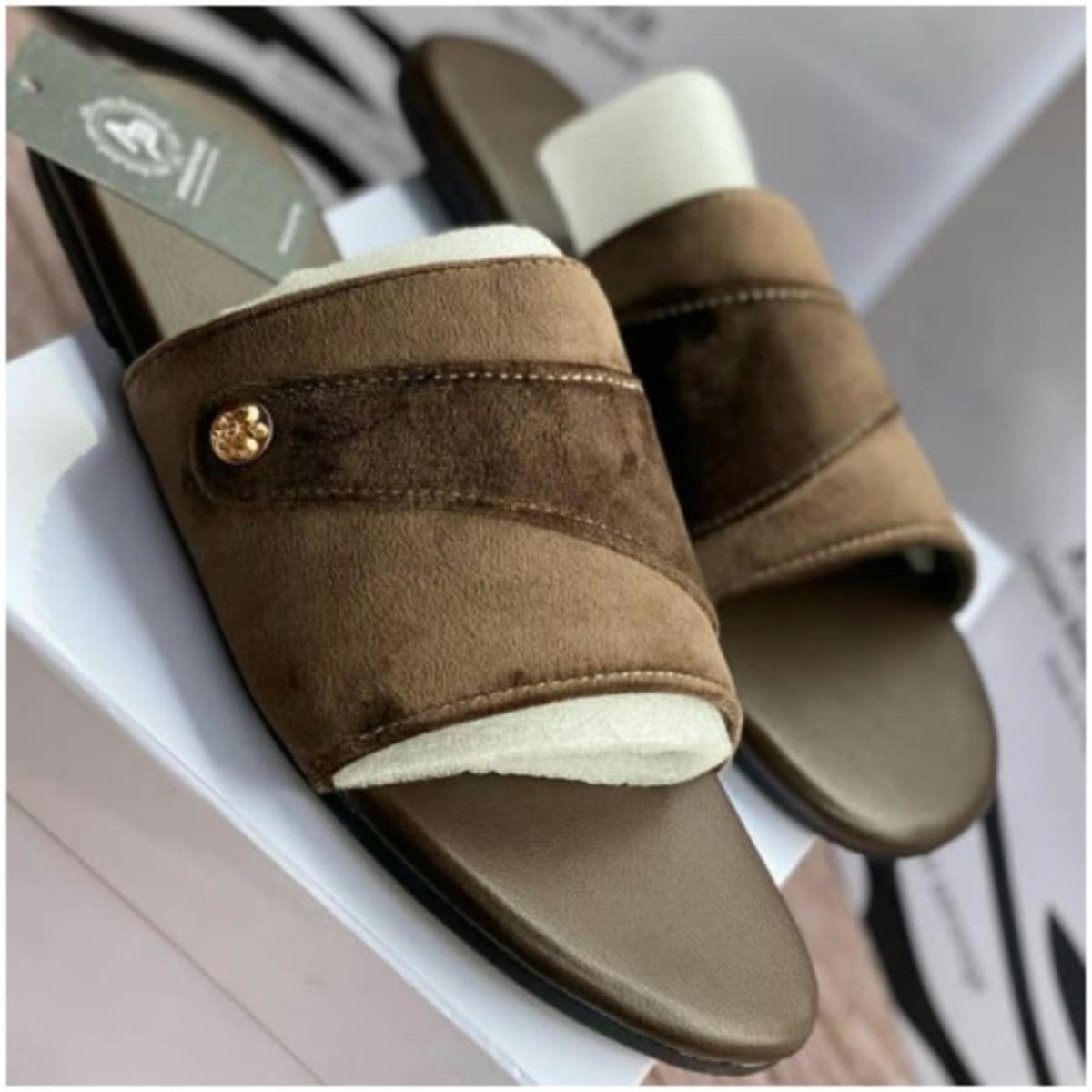 Suede clearance palm slippers