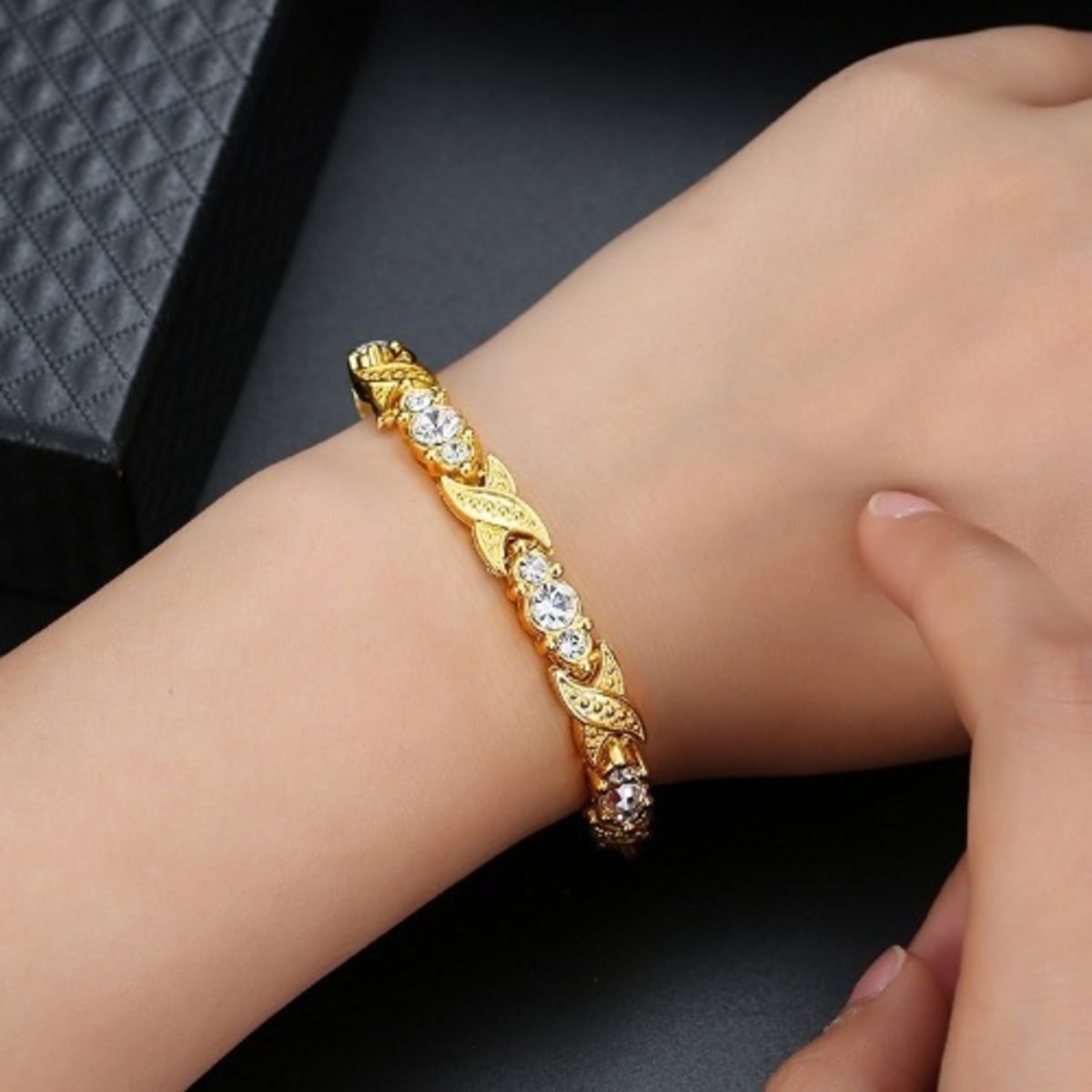 Unisex bracelets gold sales