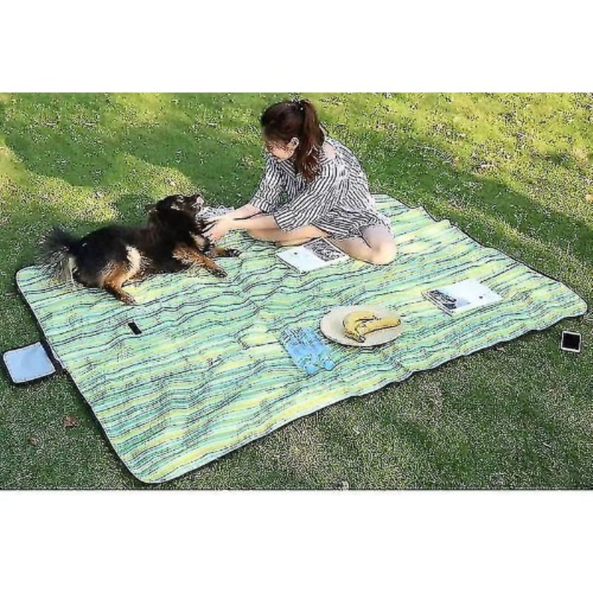 Foldable cheap outdoor blanket