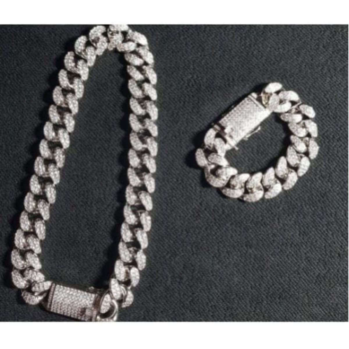 Ice chain store