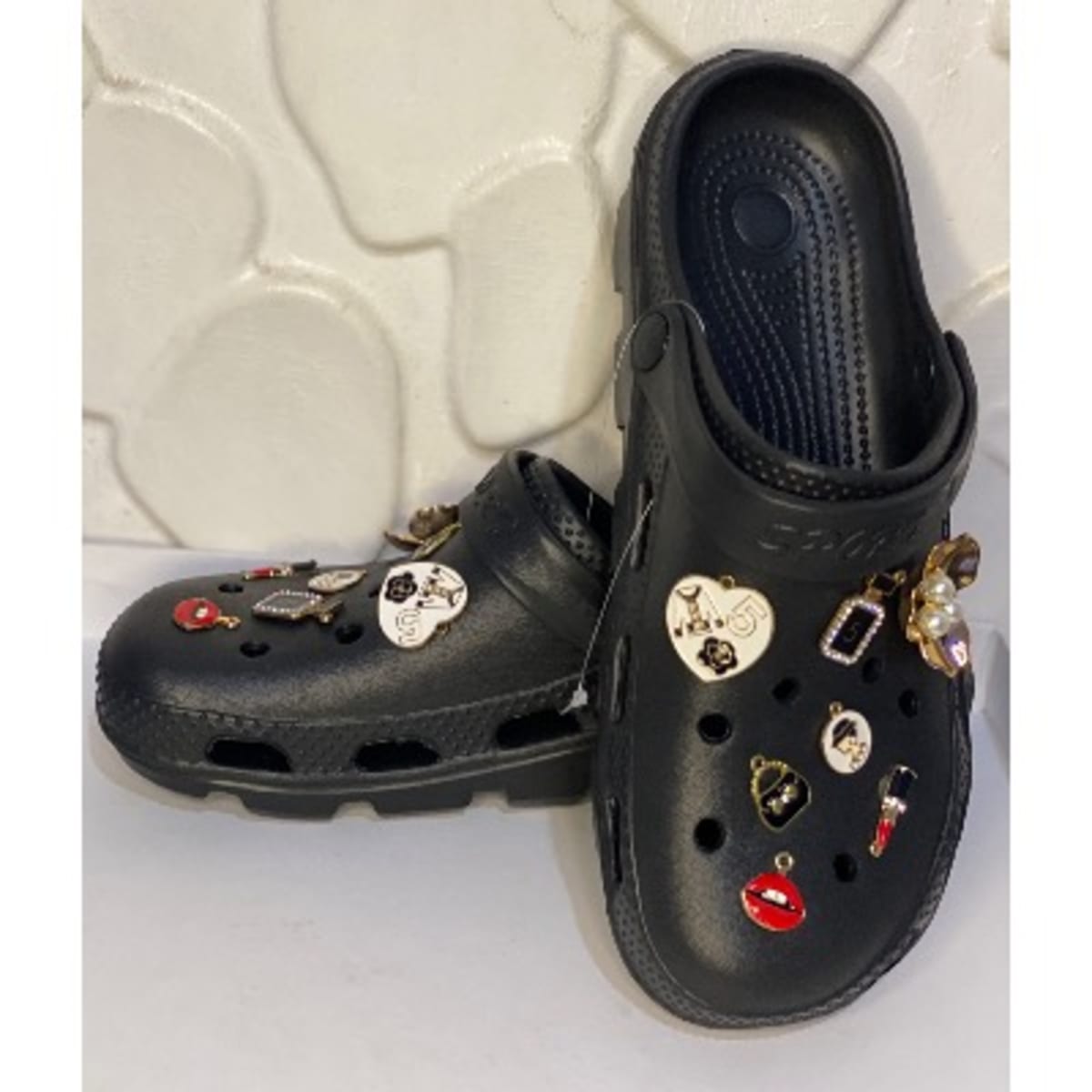 Crocs discount with accessories