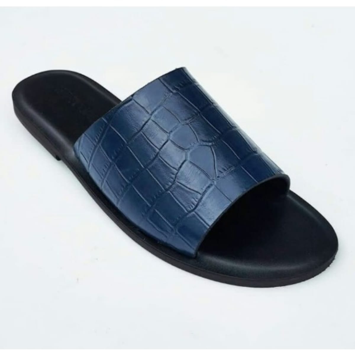 Alligator cheap skin slippers