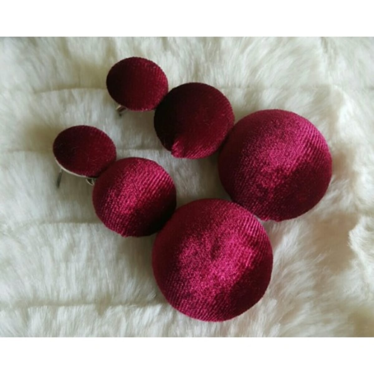 Velvet earrings online hot sale