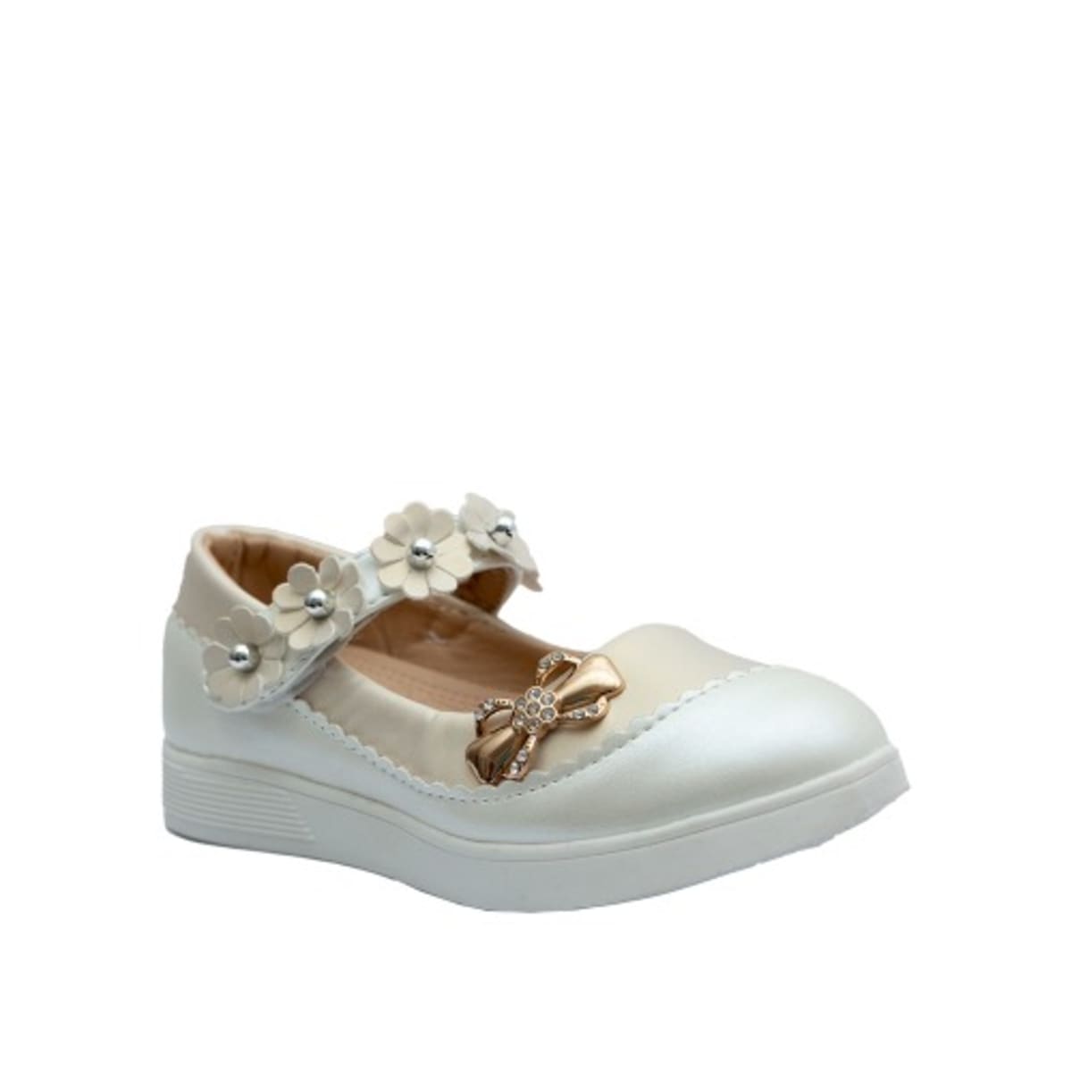 Girls discount cream pumps
