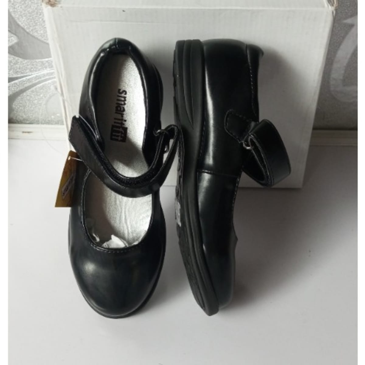 Velcro strap hotsell school shoes