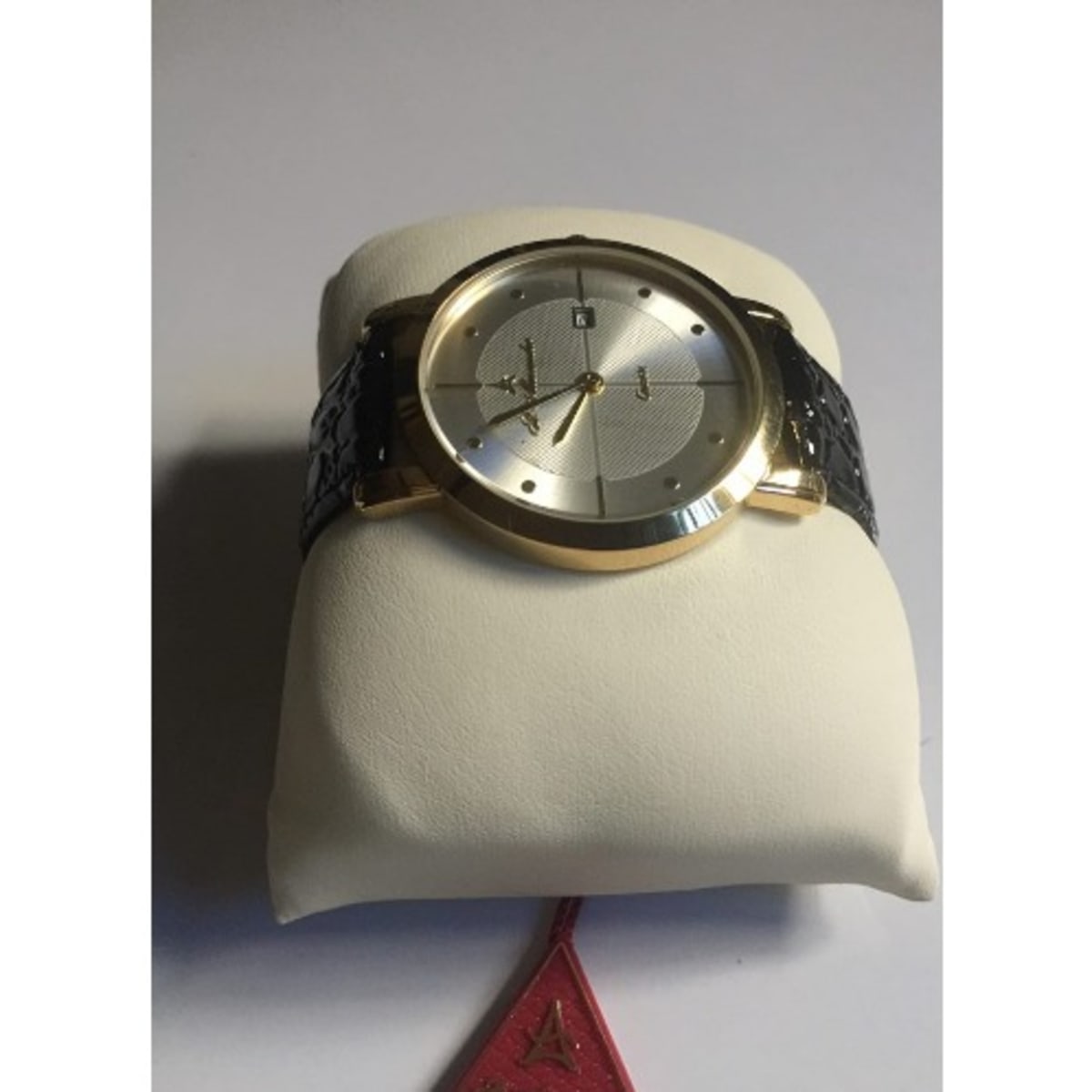 Flat 2024 wrist watch