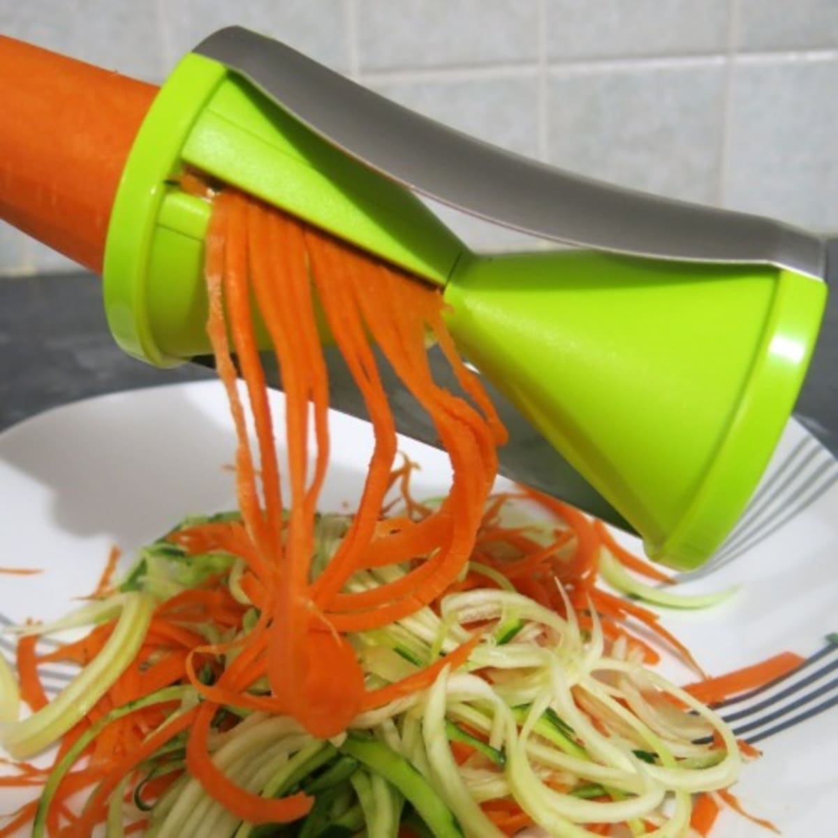 Kitchen Funnel Model Spiral Slicer Vegetable Shred Carrot Radish Cutter
