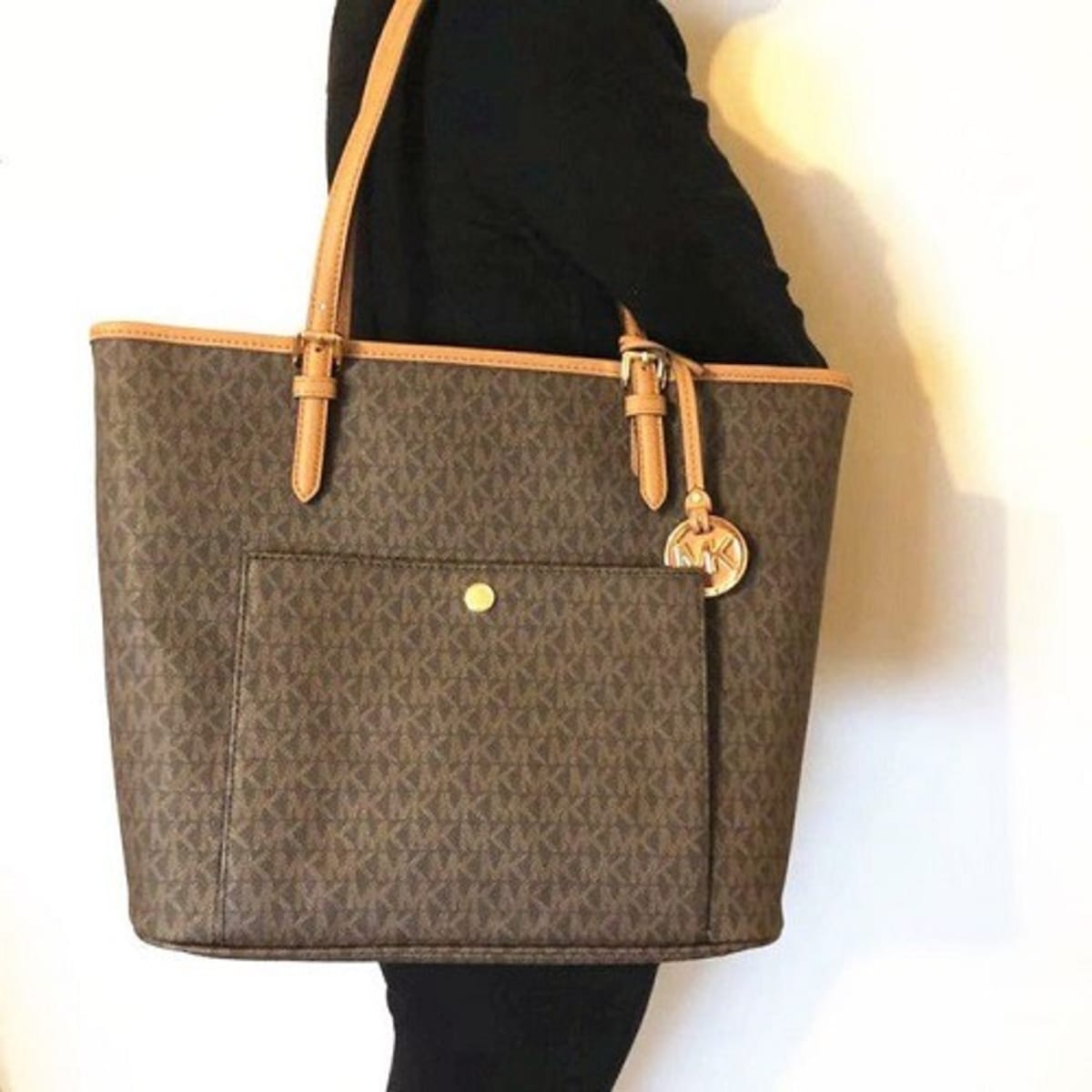 Michael kors large snap pocket tote sales