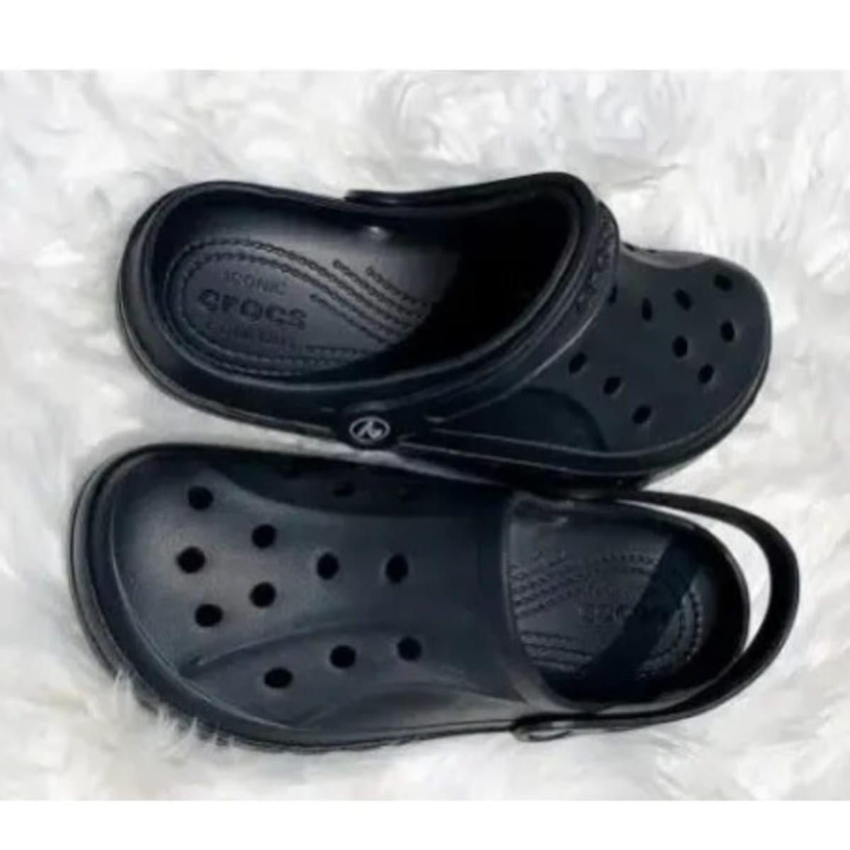 Crocs store original negro