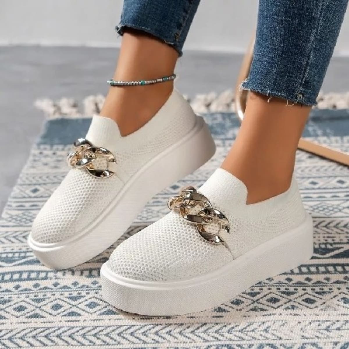 Female sneakers store on konga